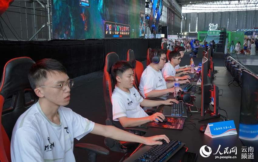 拜仁的锋线 拜仁的锋线