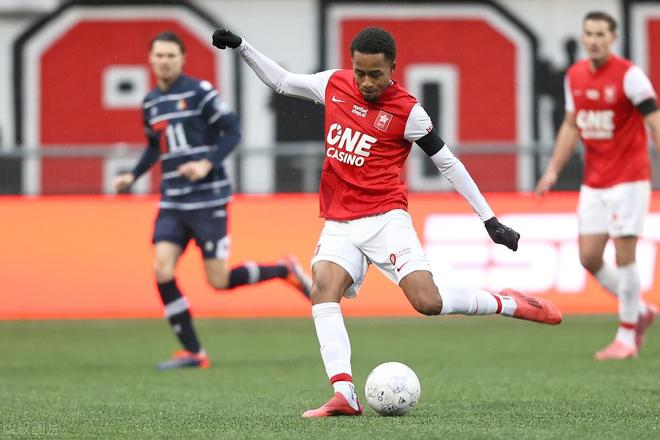 罗宾逊的批 罗宾逊的批